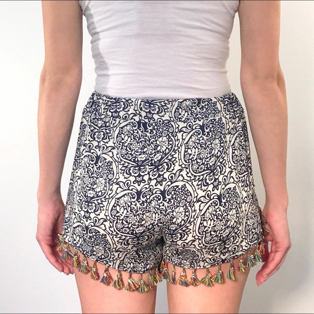 Chinoiserie Print Tassel Shorts - Picture 3 of 3